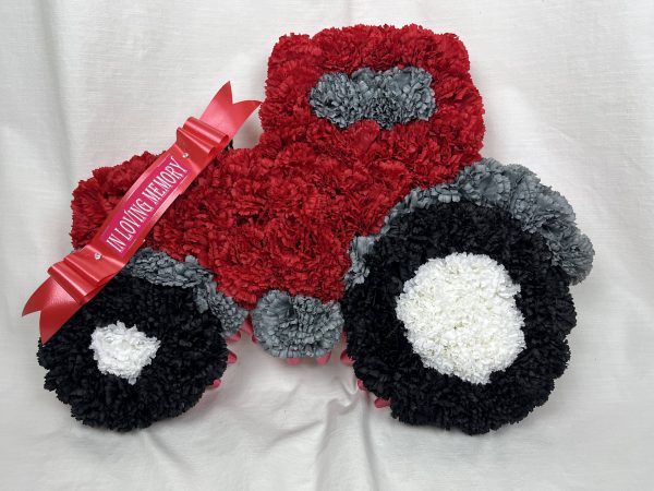 Red Tractor Wreath - Image 2
